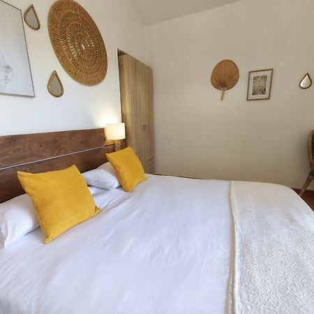 Chambres Isula Bella Figari  Exterior photo